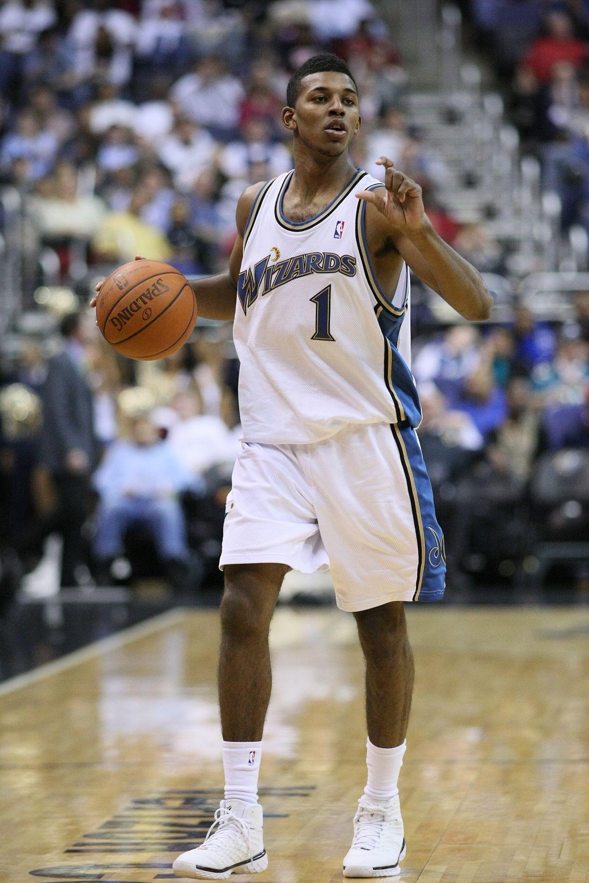 德保罗：梅西的影响力无需过多解释，我们应尽情欣赏他的表演