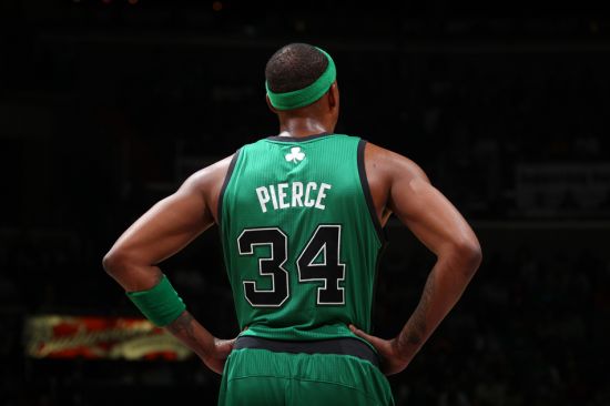 东契奇狂砍42分7板8助4断难救湖人三连败，湖人两大短板暴露无遗