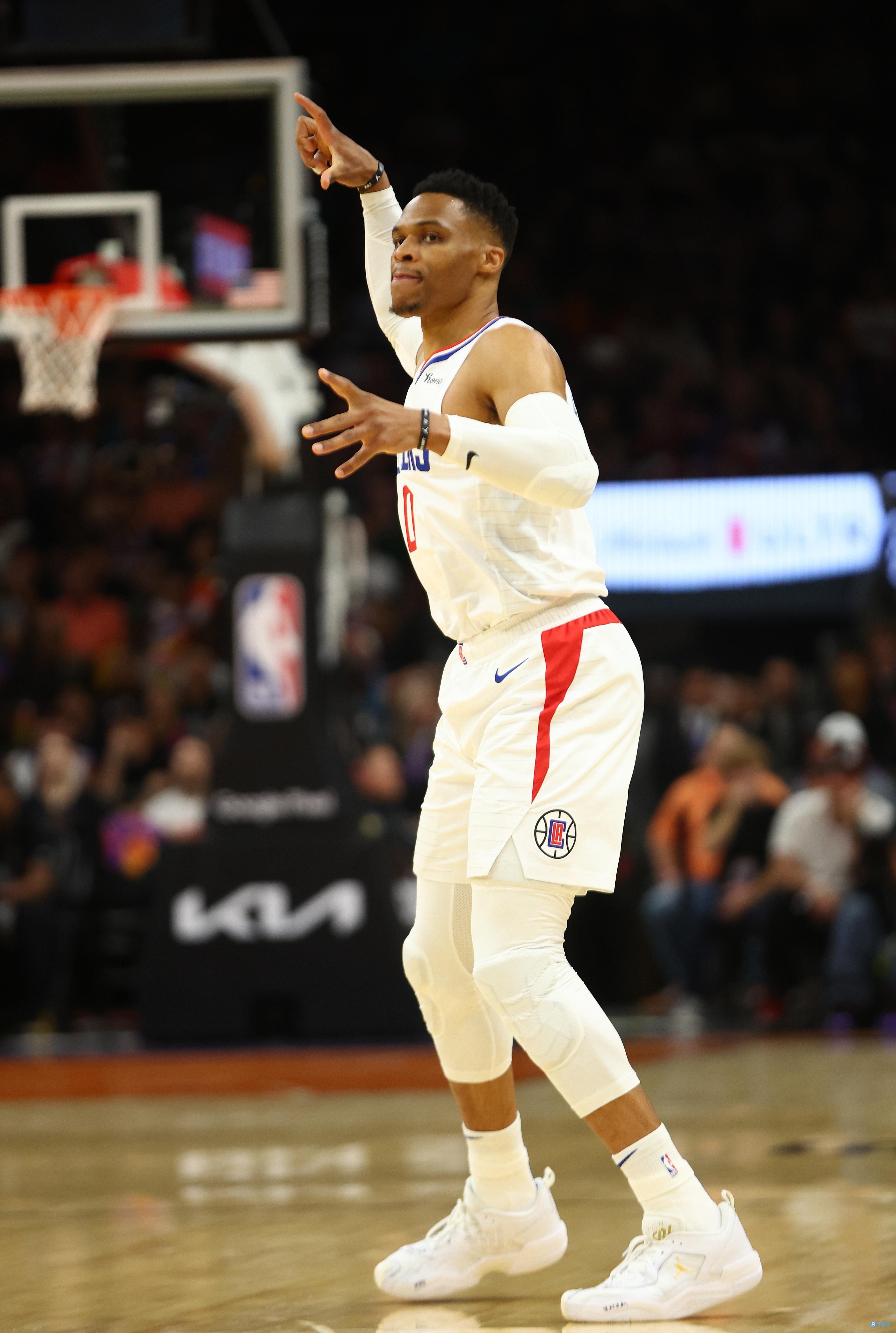 已缺席31场！Shams：库明加计划在周五勇士对阵国王的比赛中复出