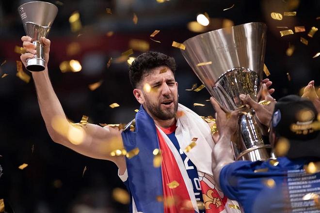 赵继伟复出赛季首秀战新疆 杨鸣：上场时间受限制