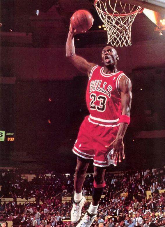 回看狼队和WB的比赛，用两个字就能总结，狼队年总也是“杨白劳”！