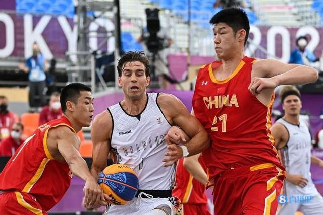 南京男篮大胜吉林男篮巩固排位