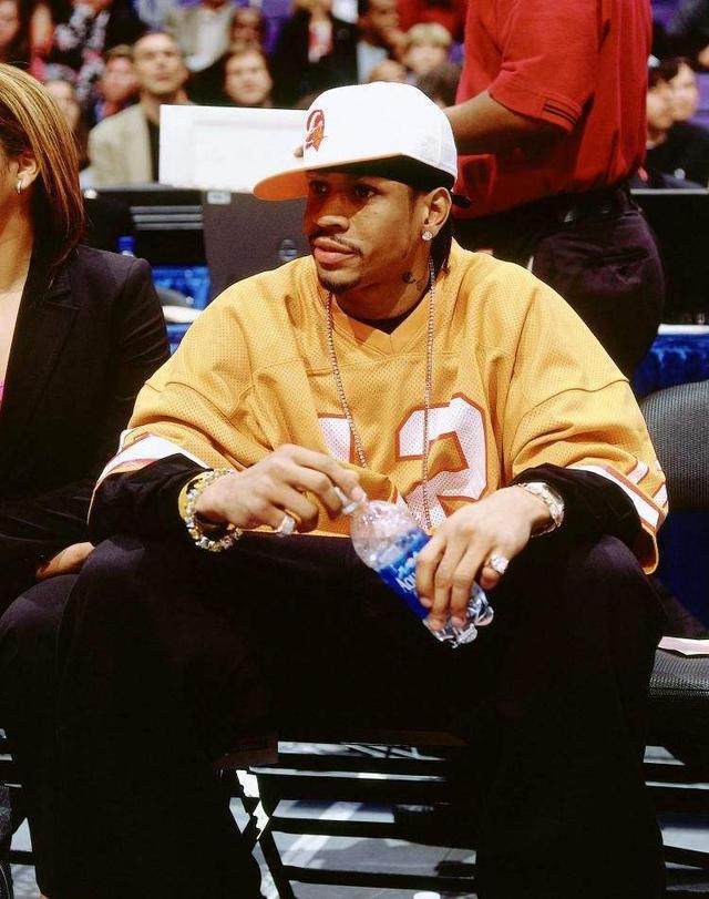 高调号召游戏圈时装技术升级，《以闪亮之名》怎么敢的？