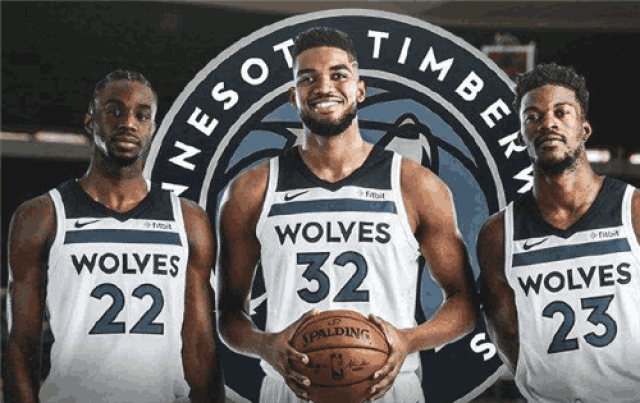 芝加哥白袜队由于 2024 年的惨败，2025 赛季开幕战上座率跌至谷底