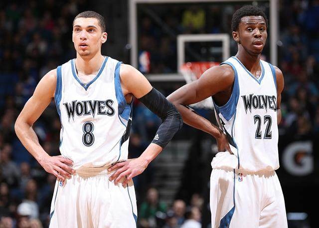 中国女子冰壶队时隔14年再进世锦赛四强